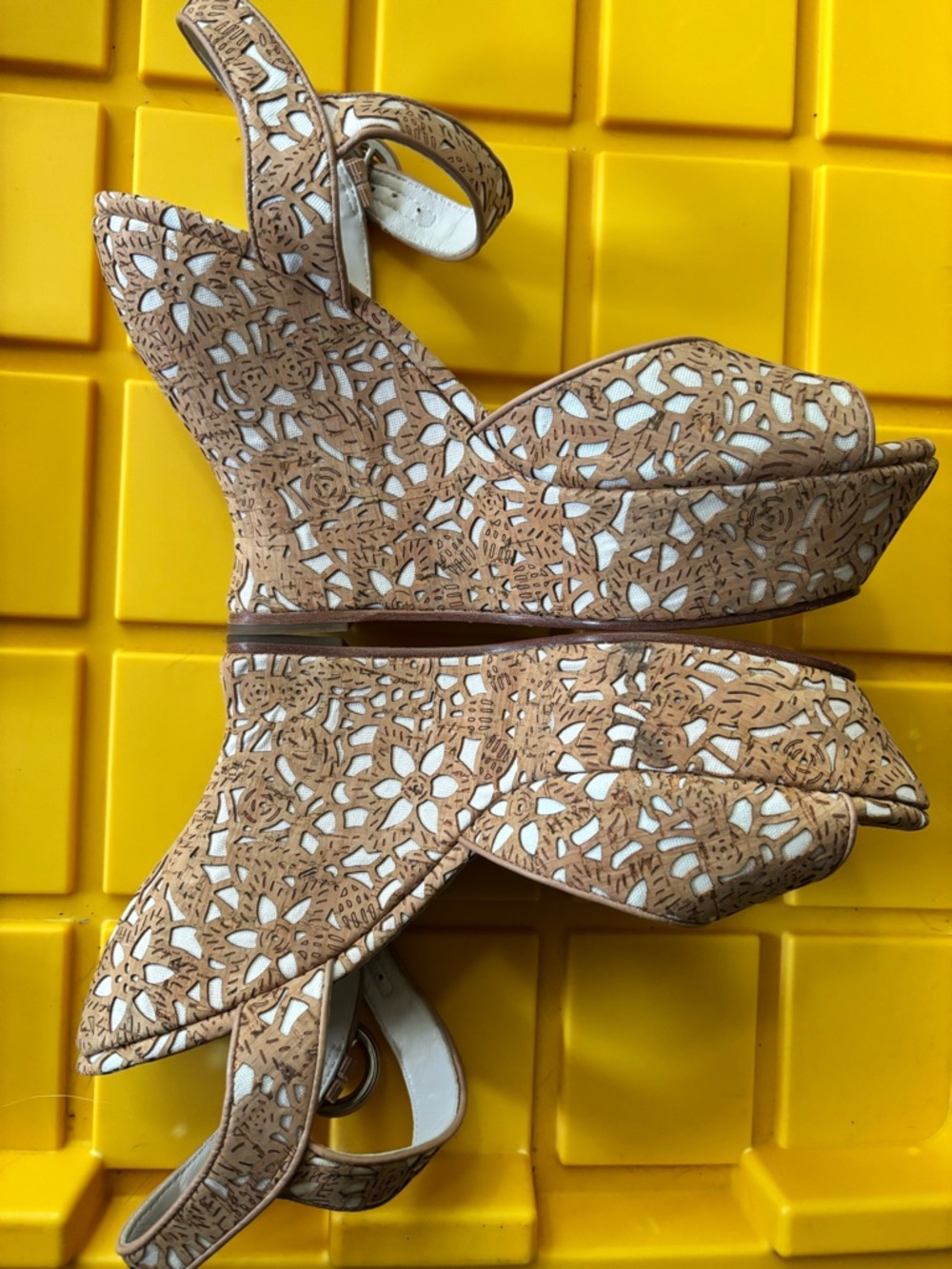Alice + Olivia Tan and White Laser-Cut Floral Wedge Sandals- size 41 - Picture 8 of 16